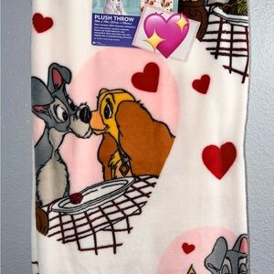 Disney Lady and the Tramp Heart Plush Blanket